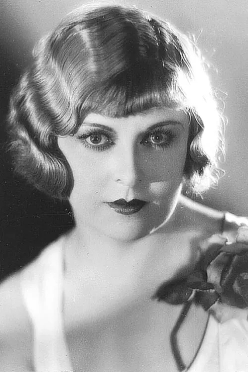 Foto de perfil del actor Gertrude Astor en el reparto