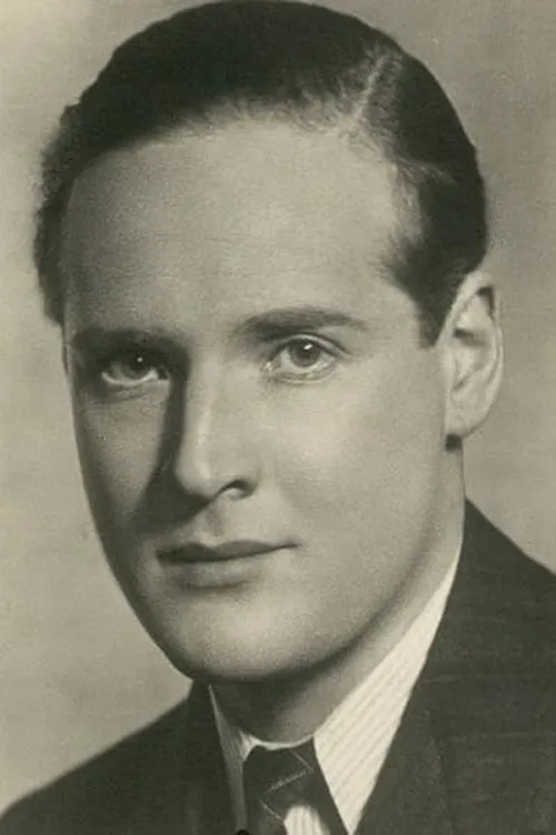 Actor Gilbert Russell