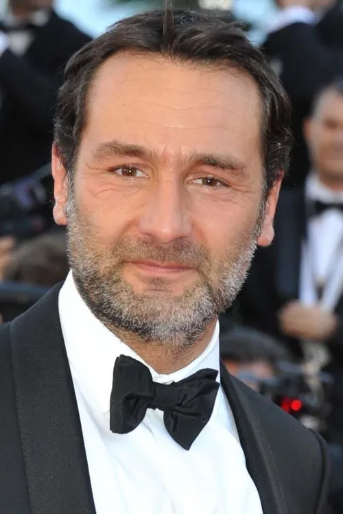 Gilles Lellouche interpretando a Gilles Lellouche