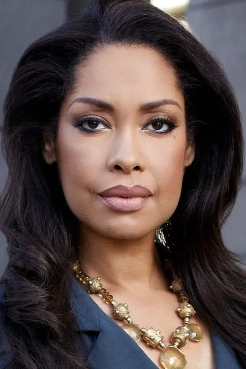 Gina Torres interpretando a Carla Silva