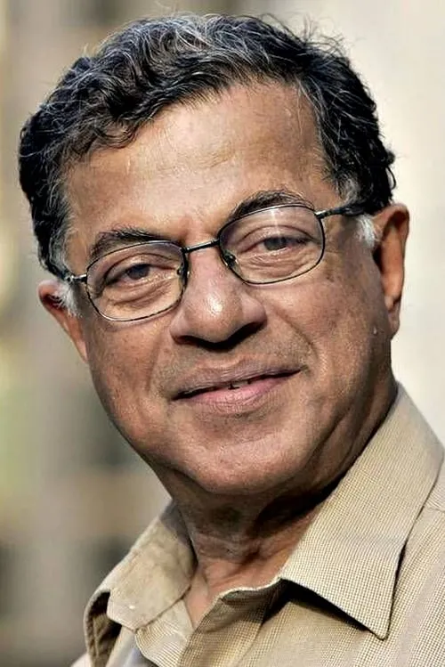 Girish Karnad interpretando a Mahadev (Kavya's father)