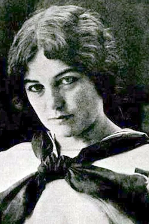 Gladys Field interpretando a Dorothy Sloane