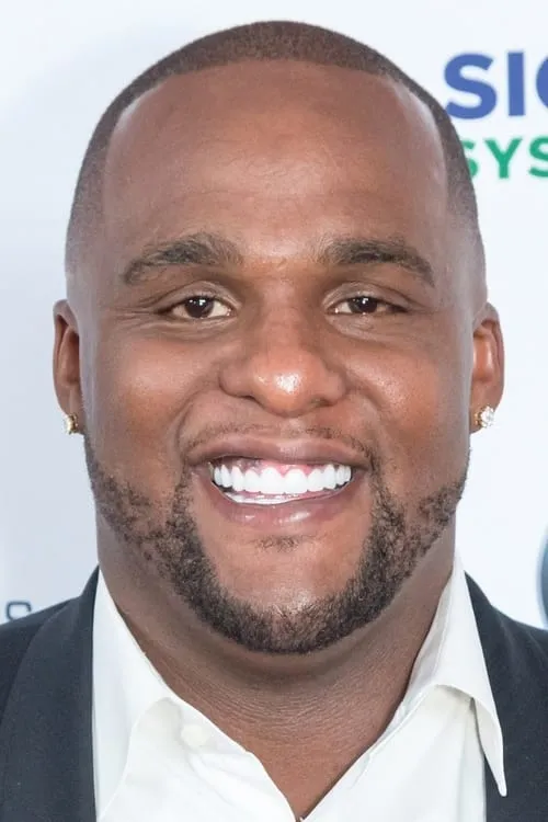 Glen Davis interpretando a Bruce