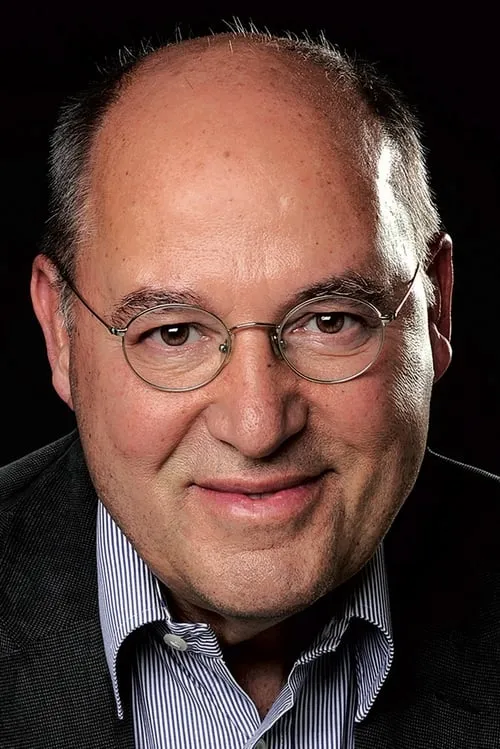 Gregor Gysi interpretando a himself