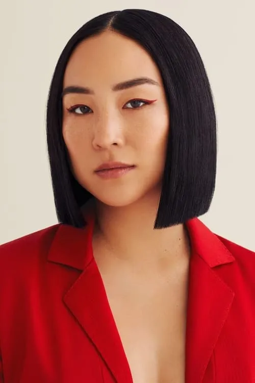 Greta Lee en el reparto