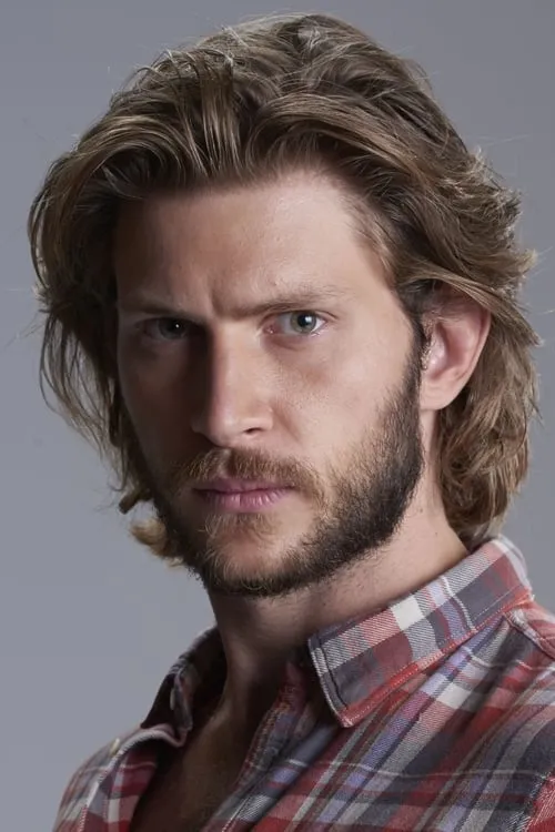 Greyston Holt en el reparto