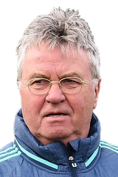 Guus Hiddink interpretando a Self