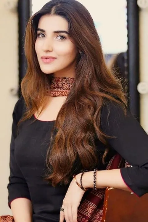 Hareem Farooq interpretando a 