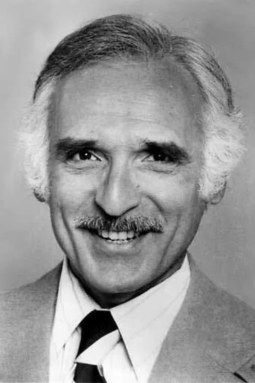 Harold Gould interpretando a Hollingsworth