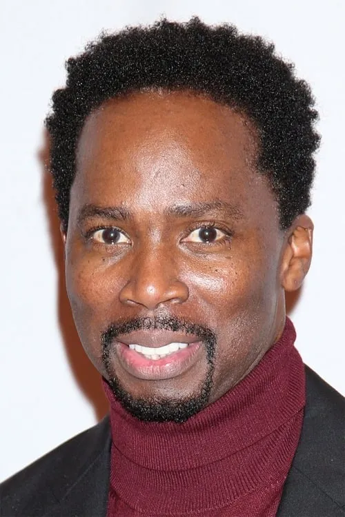 Harold Perrineau interpretando a Experienced PA