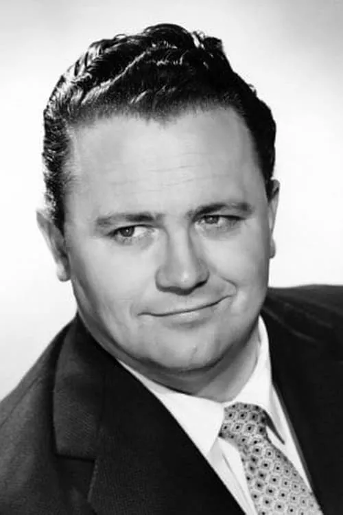 Harry Secombe interpretando a Llewellyn Wendover