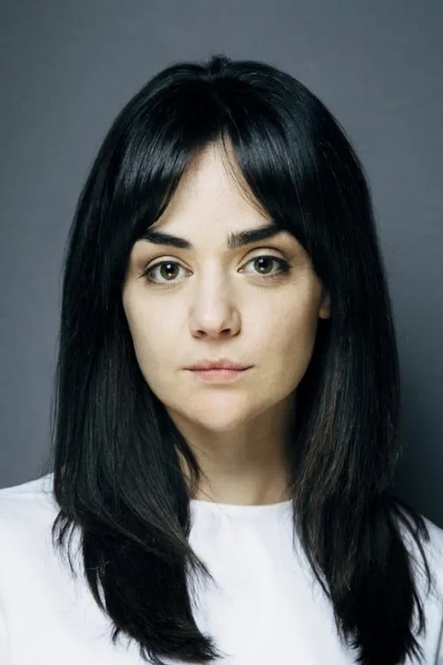 Hayley Squires interpretando a Narrator