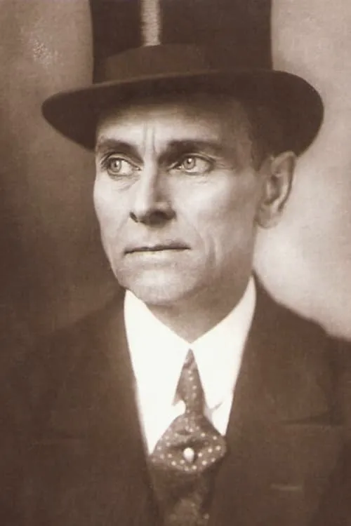 Actor Heinrich Peer