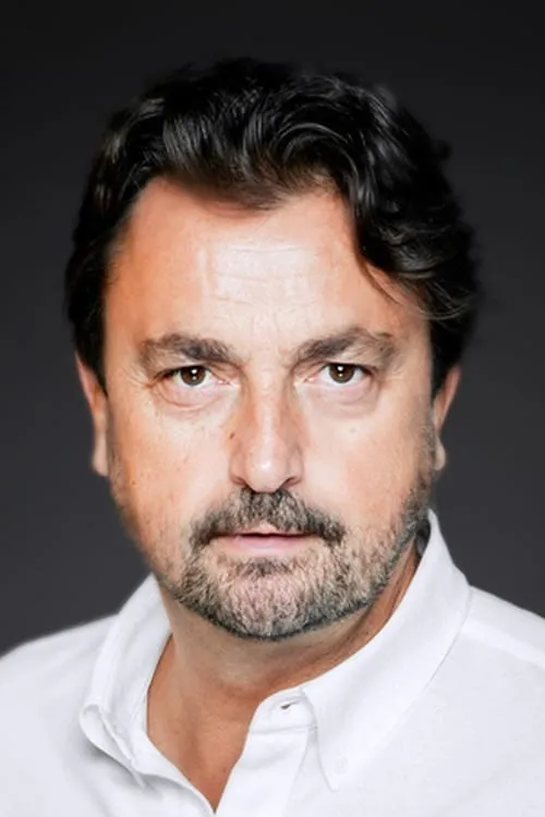 Henri Leconte interpretando a Himself