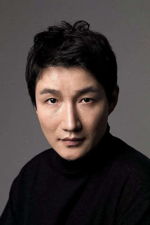 Heo Dong-won interpretando a Sang-hoon