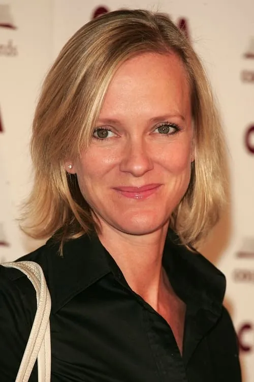 Mika Simmons ha trabajado con Hermione Norris en 1 ocasiones