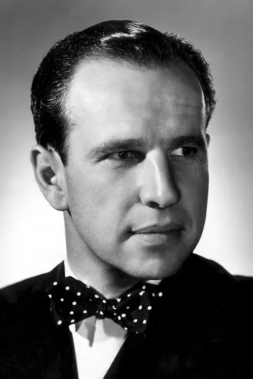 Hume Cronyn interpretando a 