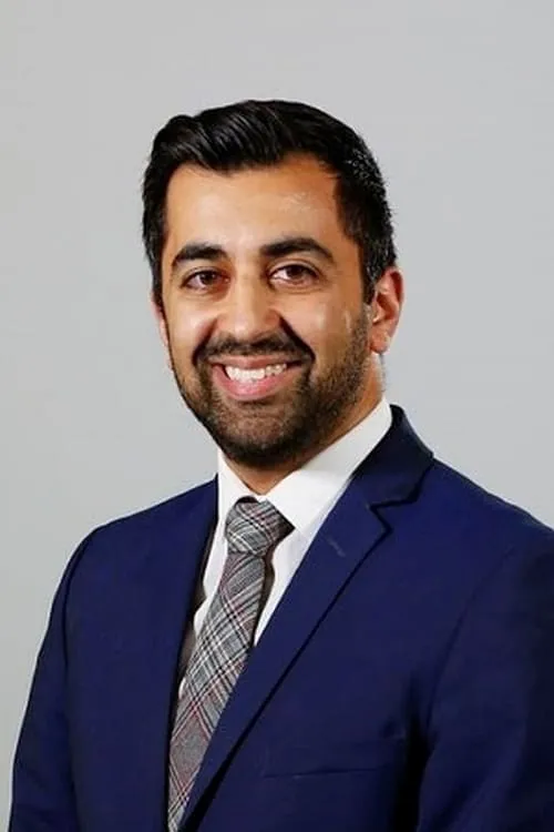 Humza Yousaf interpretando a Himself