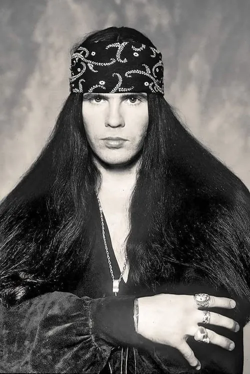 Ian Astbury interpretando a Himself