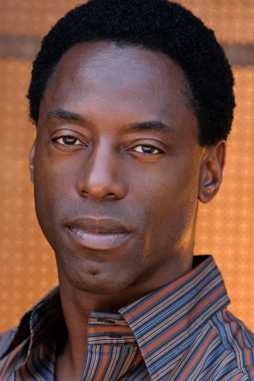 Isaiah Washington interpretando a Stone