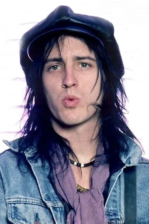 Izzy Stradlin interpretando a Himself