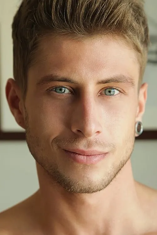 Jack Harrer interpretando a Marek Hrabal