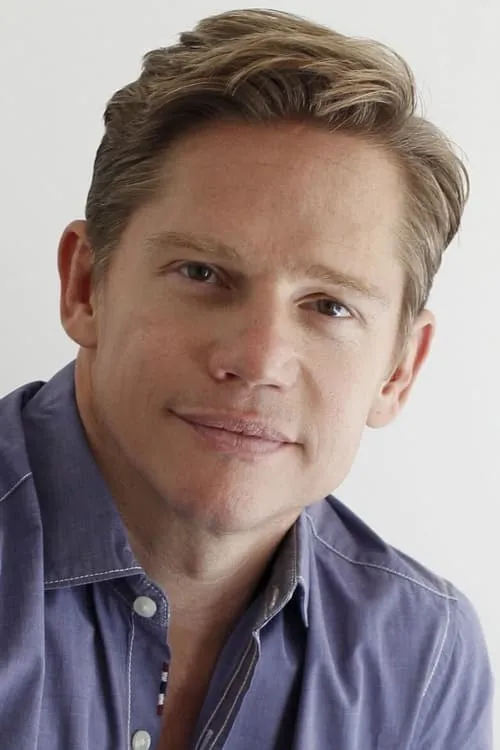 Jack Noseworthy interpretando a Anthony