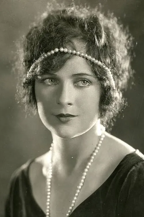 Actor Jacqueline Logan