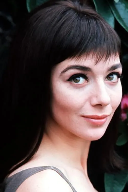 Jacqueline Pearce interpretando a Pamela Lester