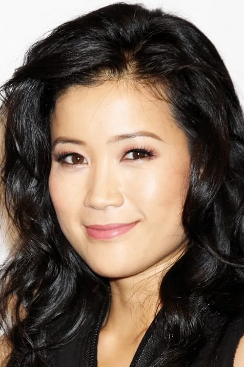 Jadyn Wong interpretando a Lucy Lin