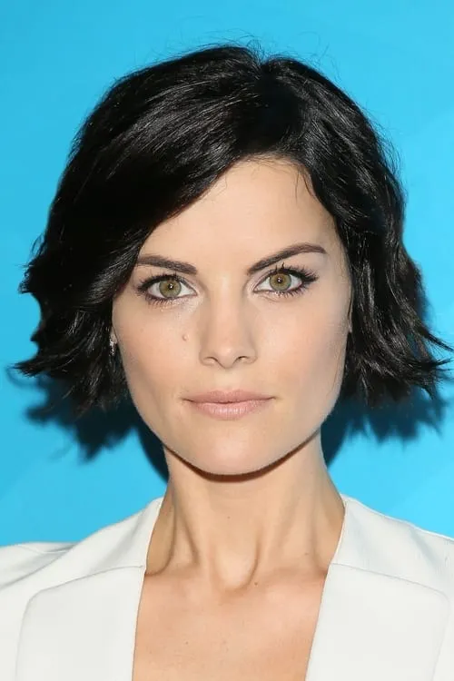 Jaimie Alexander interpretando a Hanna Thompson