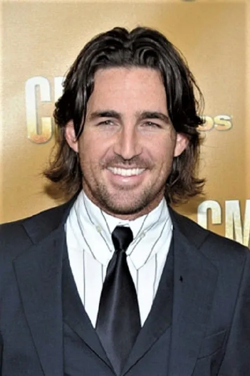 Jake Owen interpretando a Aaron