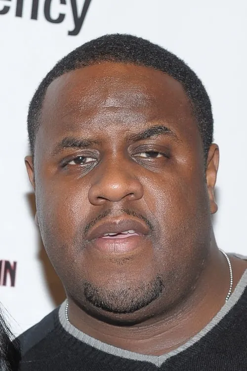 Jamal Woolard interpretando a Mike