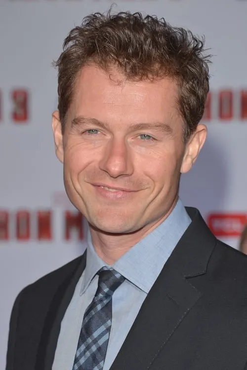 James Badge Dale interpretando a Luke Lewenden