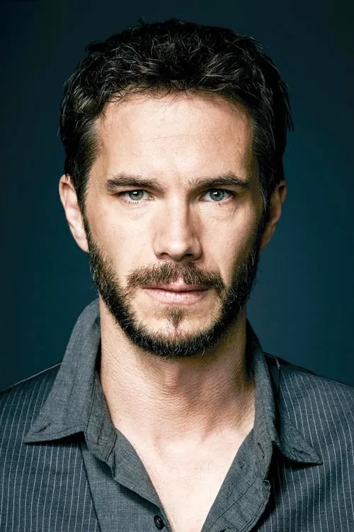 James D'Arcy en el reparto