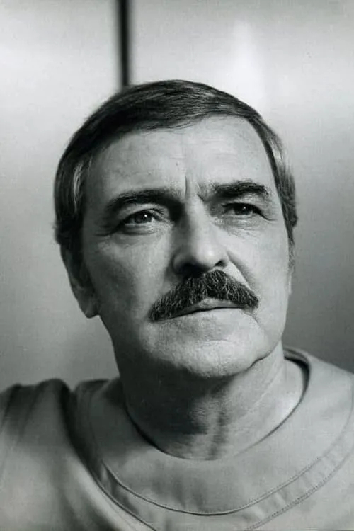 Foto de perfil del actor James Doohan en el reparto