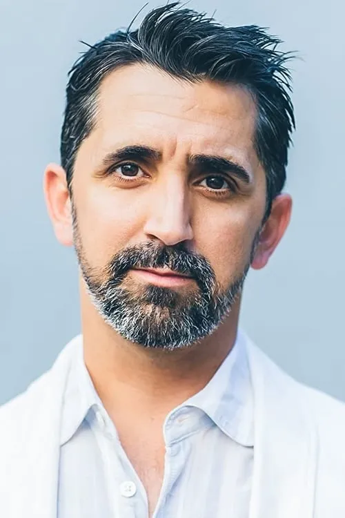 Foto de perfil del actor James Madio en el reparto