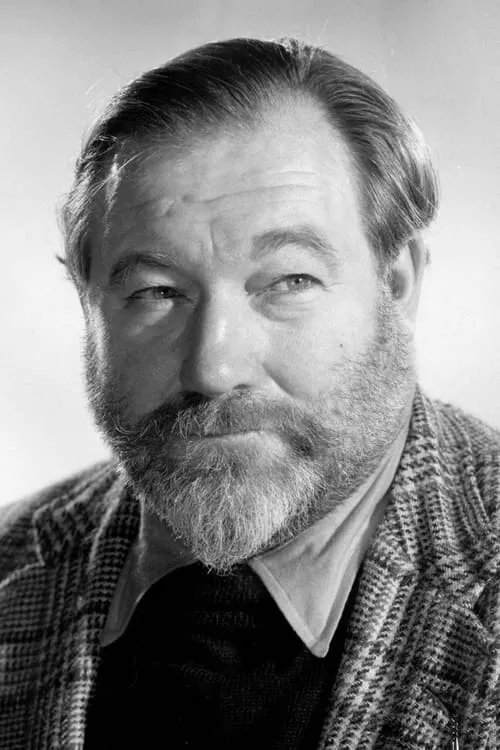 James Robertson Justice en el reparto