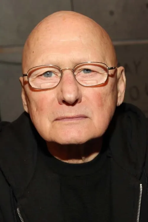 James Tolkan en el reparto