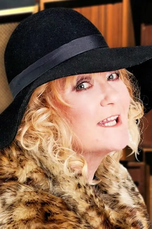 Janice Long interpretando a Self