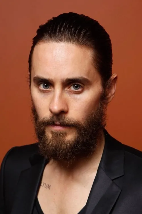 Jared Leto interpretando a Narrator (voice)