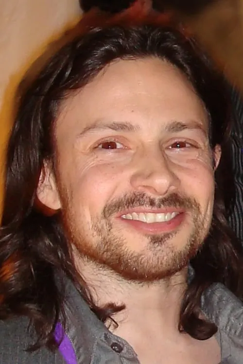 Jason Marsden interpretando a Adventurer