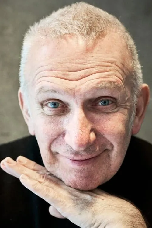 Jean-Paul Gaultier interpretando a self