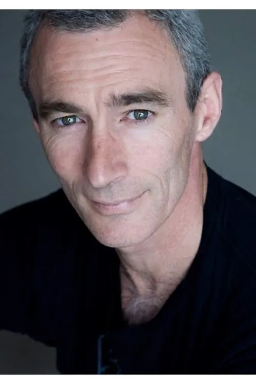 Jed Brophy interpretando a Liam Andrews