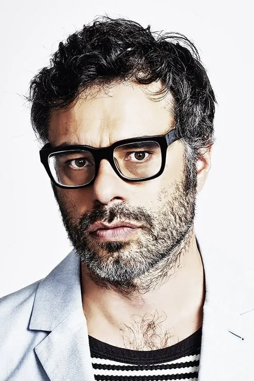 Jemaine Clement interpretando a 