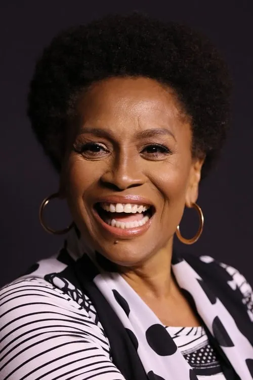 Jenifer Lewis interpretando a Betty