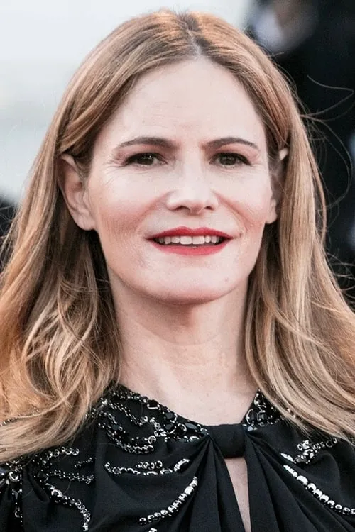 Jennifer Jason Leigh interpretando a Herself