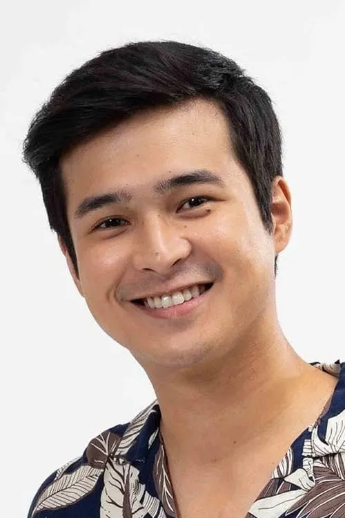 Jerome Ponce interpretando a Dante