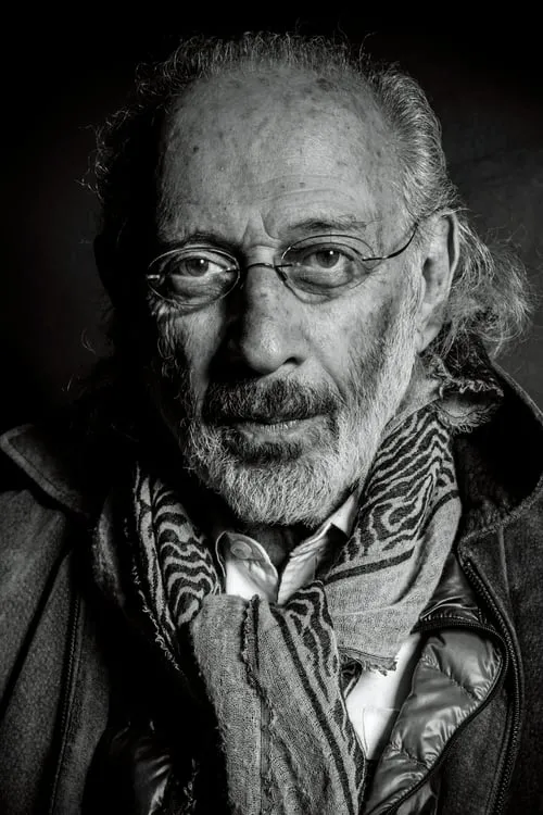 Tobe Hooper ha trabajado con Jerry Schatzberg en 2 ocasiones