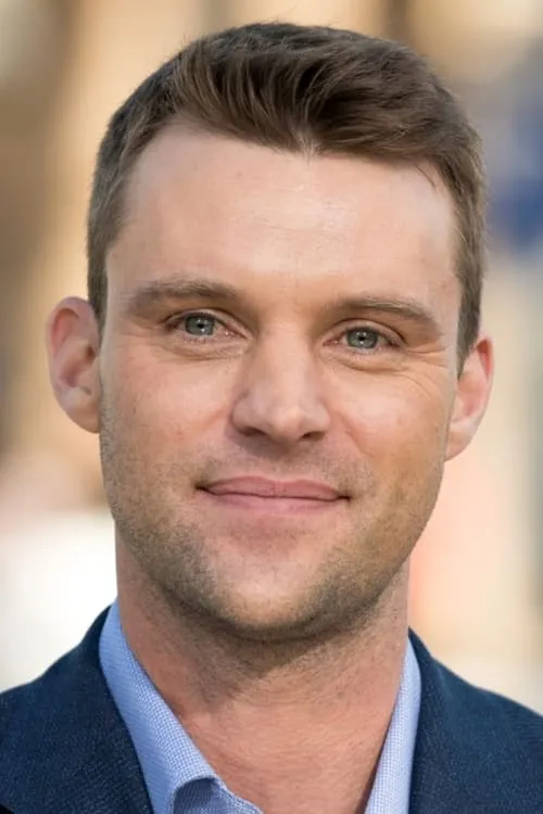 Jesse Spencer interpretando a Tony Fingleton